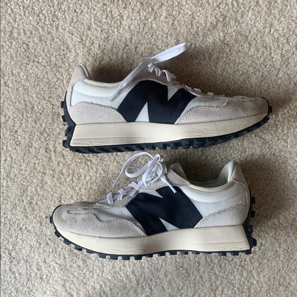 New Balance 327 women’s sneakers size 7 - Picture 2 of 10
